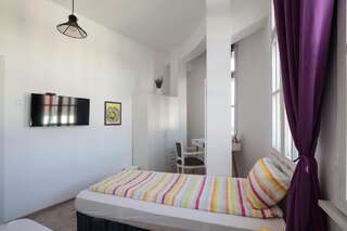 Хостелы Hostel Musala Варна Двухместный номер Делюкс с 1 кроватью или 2 отдельными кроватями-1