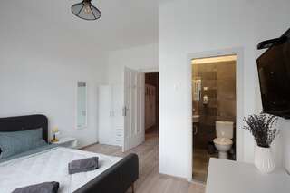 Хостелы Hostel Musala Варна Двухместный номер с 1 кроватью и собственной ванной комнатой-3
