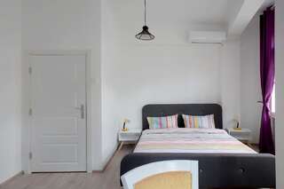 Хостелы Hostel Musala Варна Двухместный номер с 1 кроватью и общей ванной комнатой-1