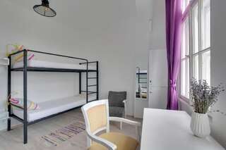 Хостелы Hostel Musala Варна Спальное место на двухъярусной кровати в общем номере для мужчин-1